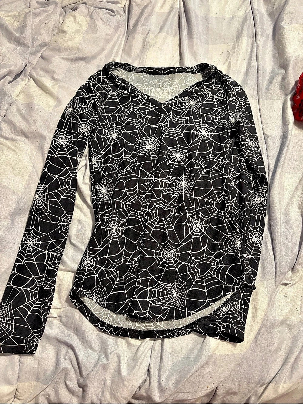 No Boundaries Spiderweb Long Sleeve V-Neck Top Black & White